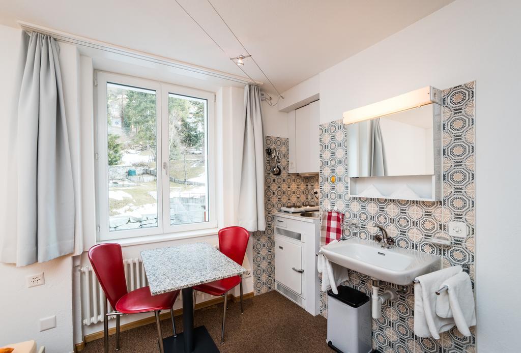 Chesa Quadrella Mit Kuechenzeile Inklusive Bergbahnen Im Sommer-ausser Pontresina